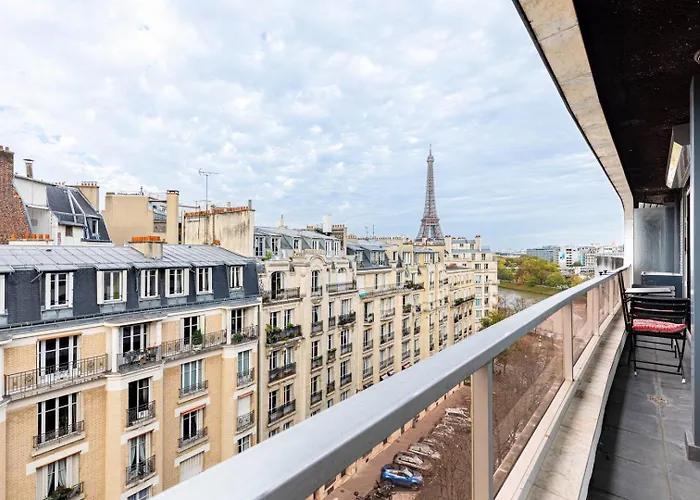 Guestready - View Of The Eiffel Tower Ideal For 2 *