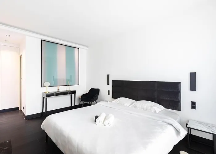 Guestready - View Of The Eiffel Tower Ideal For 2 Lägenhet *